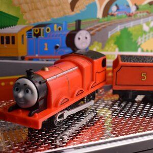 James Trackmaster Motorized Train Engine Thomas & Friends Mattel Gullane 2014